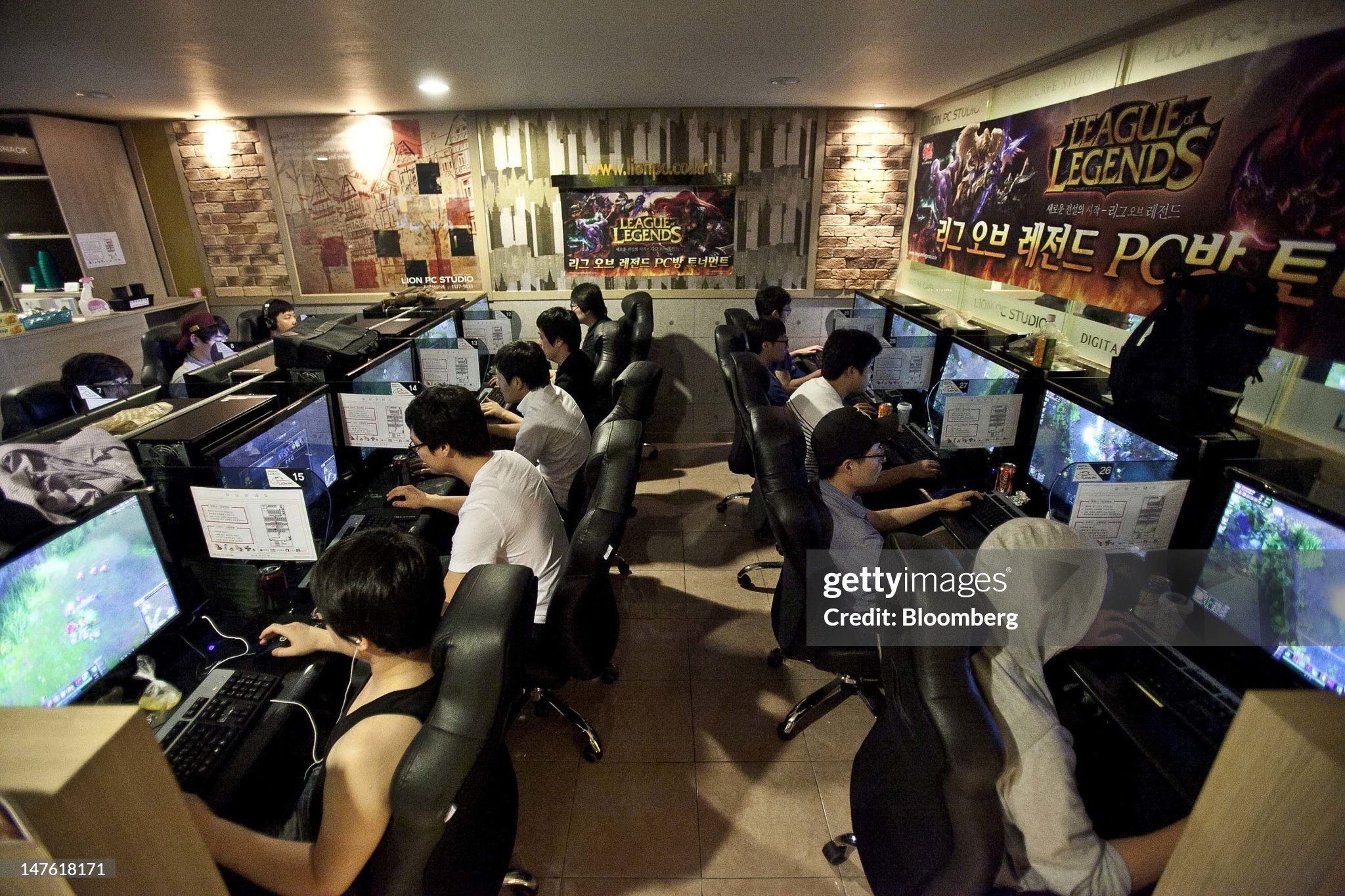 League of Legends running across a PC Cafe.